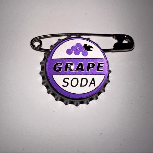 *Free with Purchase* Disney/Pixar Grape Soda Pin - Picture 1 of 3